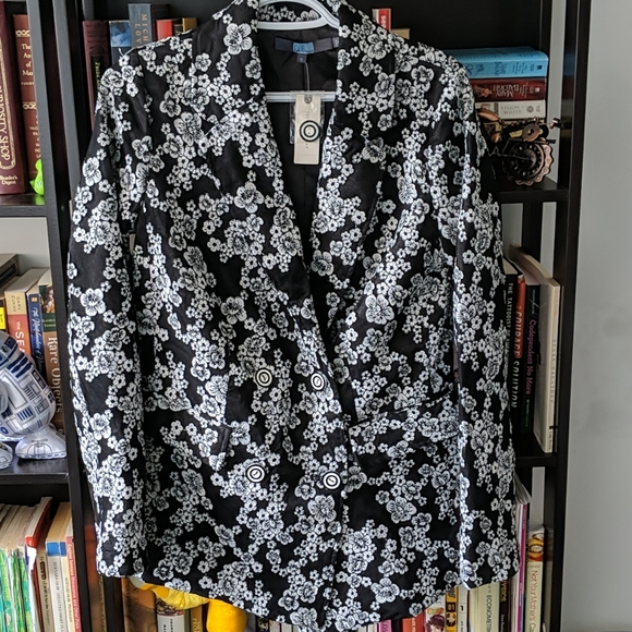 *host pick* Double breasted, floral blazer - Picture 2 of 4